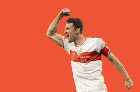 Profesyonel kariyerine 2004 yılında vfb stuttgart ii kulübünde başladı. Hervorhebungvfb Kapitan Christian Gentner Erhalt Keinen Neuen Vertrag Die Ara Gentner Beim Vfb Geht Zu Ende Vfb Stuttgart Esslinger Zeitung