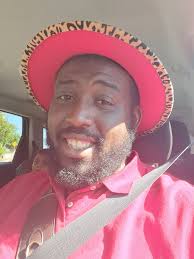 Desmond Hall (@Desmond83837692)