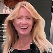 What was the name of the cafe