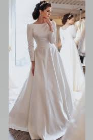 British Style Long Sleeves Wedding Dress Satin Train Brautkl British Style Long Sleev In 2020 Wedding Dress Long Sleeve Cheap Bridal Dresses Modest Wedding Dresses