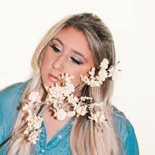 Heather Speights's Instagram, Twitter & Facebook