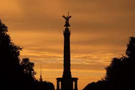 Aber da ich öffter mal ne nacht durch gemacht habe kann. So Schon Geht In Berlin Die Sonne Auf Und Wieder Unter B Z Berlin