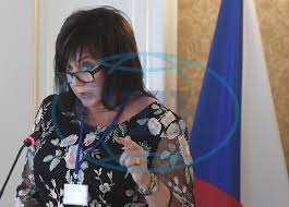 Vystudovaná právnička pracovala čtvrt století pro finanční správu, odkud si ji jako náměstkyni pro daně a cla vybral v roce 2016 tehdejší ministr financí andrej babiš. Detail Obrazku Alena Schillerova