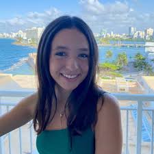 Lorena Colon's Instagram, Twitter & Facebook