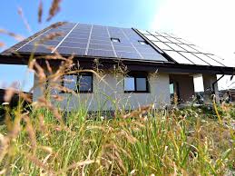Dotarea cu baterii solare, care vor asigura instituţia cu apă caldă şi cu sursă autonomă de energie, care va putea permite să facem economie la acest capitol, a. Casezi Rabla PrimeÈti Bani Pentru Panouri Solare Romania Libera