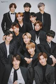 Big Hit Entertainment Reveals New Company Photos Feat Bts Txt Lee Hyun In 2020 Bts Group Foto Bts Bts Lockscreen