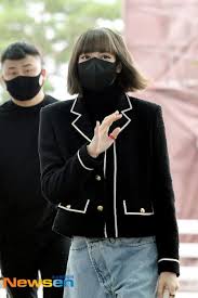Tue 28 feb 2023 to wed 01 mar 2023. Fans Are Hoping That 2023 Arrives Soon So That Lisa Blackpink Can Escape From Yg Kbizoom