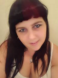 Mandi Erickson (@mandikay10)