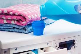 There is nothing quite like the feeling of stepping out of the shower or a long hot bath and wrapping up in a soft, fluffy towel. Use Vinegar Baking Soda To Fluff Up Worn Out Bath Towels Macgyverisms Wonderhowto