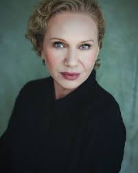 Anna Holmes (@anna_holmes_official) • Instagram photos and videos