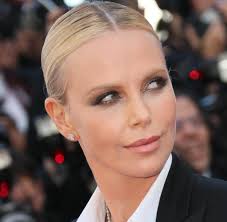 Hazardous environment cranes and hoists · electric wire rope hoists. Charlize Theron Warum Sie Das Alterwerden Mag Welt