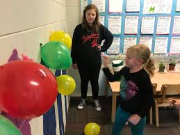 For older kids, the switching should be done via knees. Lms Wolfpack On Twitter Aspiring Teachers Getting Creative With Their Kindergarten Lessons Sight Word Balloon Popping Math Relay Race And Toy Car Sorting Lmsteaches Studentsteachingstudents Https T Co Tugil8014a