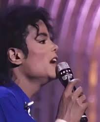 @PicturesFoIder's video Tweet