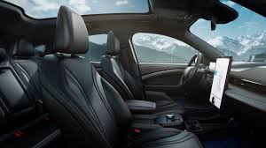 Un design cu forme exceptionale, tehnologii de ultima generatie si o autonomie. Newgadgets De Ford Mustang Mach E Vorgestellt Der Mustang Suv