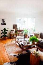 Ayer fué imposible sacar un rato para publicar, pero como dice el refrán mas vale tarde que nunca y el recopilatorio de diy e ideas aquí está. Las Claves Para Lograr Una Decoracion Con Estilo Mid Century