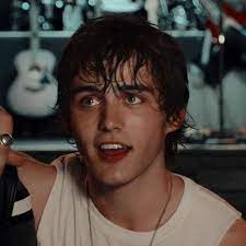 He portrays luke patterson in the netflix series julie and the phantoms. I1 Sndcdn Com Artworks Szcglslxsry7avjg Rflsaw