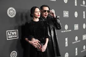 We are chaos out now! Manson Soll Auch Seine Ehefrau Lindsay Usich Bedroht Und Missbraucht Haben Musikexpress