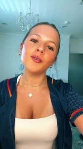 Jill Luckey's Instagram, Twitter & Facebook