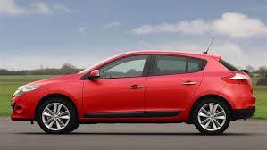 Pentru benzina, recomand in continuare clasicul 1.6 mpi de 110 cai, iar pentru diesel oricum toata lumea a cumparat 1.5 dci asa ca nu are sens sa mai recomand. Renault Megane 2008 2012 Used Car Review Car Review Rac Drive
