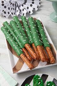It's made of heavy duty tin plated steel. Cactus Cakes Desserts To Make Your Favorite Cowboy Cowgirl Wilton
