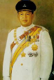 Tuanku syed faizuddin putra jamalullail was born on december 30 1967, in alor setar, to sirajuddin of perlis and tuanku fauziah. Perlis4