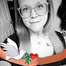 Hi! Does anyone have recommendations for restaurants preferably not far  from lees summit/independence to have about 10 people for dinner in  mid-December. I'm specifically looking for somewhere that would have  Christmas lights/decorations