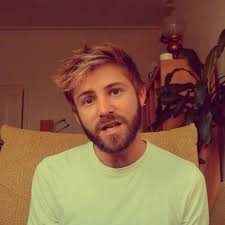 Every had a boring date? 🙄Inspired in the shower singing along to George  Benson- Breezin' and wrote this cheeky little number over it for a bit of  fun! Leave me some comments if you like it!