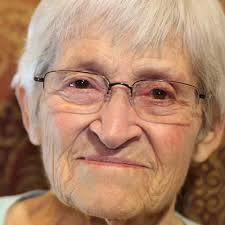 Carolyn Shoemaker (@ShoeLover267)