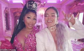 Tusa) que porque un hombre le pagó mal (ah) está dura y abusa (eh) se cansó de ser buena ahora es ella quien los usa. Nicki Minaj Appears In Tusa Video After Marrying Sex Offender Daily Mail Online