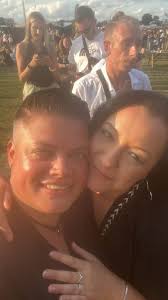 Hello! Can you please remove the couple behind us? 🥹❤️