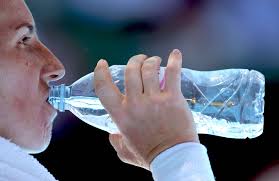 Dasani pure water 24 bottles (250ml) [min. Bottled Water From Major Brands Like Aquafina Nestle And Dasani Has Been Found To Contain Tiny Plastic Particles That You Re Drinking Business Insider