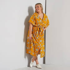 Pour une cérémonie telle qu'un mariage, vous aurez besoin d'une belle toilette extra les styles préférés pour une robe longue grande taille. Robe Longue Avec Ceinture Grande Taille Femme Kiabi 20 00