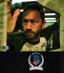 EBON MOSS BACHRACH SIGNED THE BEAR COUSIN THE BEEF 8x10 PHOTO BECKETT BAS  COA