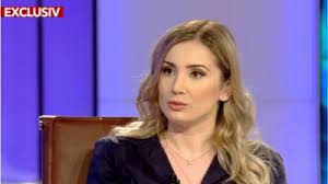 Liderul psd a fost așteptat de logodnica sa, irina tănase, care de altfel, irina tănase a izbucnit în lacrimi de fericire. Irina Tanase Despre Chinul Indurat De Dragnea In Puscarie Cea Mai Mare Problema Este Lipsa De Lumina Stau Constant Intre Betoane Mobile
