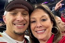 Randi Martin's Instagram, Twitter & Facebook