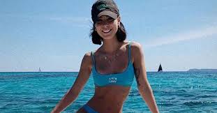 Satellite, better, regenbogen, thank you, don't lie to me, skinny bitch, life was a beach. Lena Meyer Landrut Mit Diesem Bikini Foto Schockiert Sie Die Fans Yagaloo Music Entertainment
