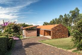 Lake House Picture Gallery In 2020 Modern Brick House Lake House Stone Siding Exterior