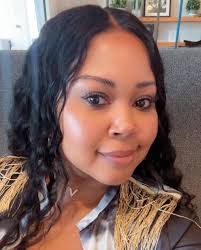 Dame sa li Rele Val Gal li gen 45lane li gen yon gran pitit lap chache yon  gason ki konpreyansiv li gen cham ki atachan,li dil renmen Biznis anpil yon  moun ki