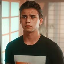 𝕽𝖔𝖇𝖇𝖞 𝕶𝖊𝖊𝖓𝖊 😈🖤