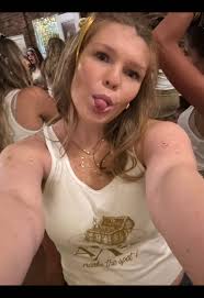 Abby Petersen (@abbypetrsn)