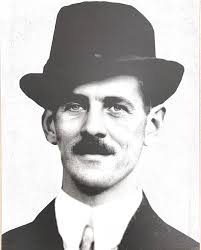 Special Guest 🚓 We were honoured to have retired sergeant, Robert States,  visit the Museum & Discovery Centre this week. States joined the Service in  the 1970s and retired in 2009. He