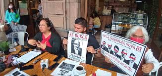 El dibujante junto otros caricaturistas mexicanos de su generación adoptaron el calificativo de moneros (por dibujar monos o figuras), se manifestaba políticamente y se consideró seguidor del presidente andrés manuel lópez obrador, quien lo señalaba como su amigo. Retoman Consulta Popular Sobre Juicio A Expresidentes Momento San Luis Potosi