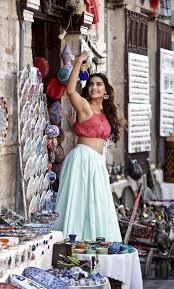 A Blog Dedicated To Hindi Film Actress Sonam Kapoor Here You Will Find Edit And Gifs Of Her We Re Always U Bollywood Dress Bollywood Girls Indian Celebrities