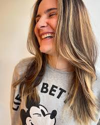 Melena XL: El look que nunca pasa de moda! El cabello largo sigue siendo el  favorito de muchas; versátil, elegante y siempre en tendencia; perfecto  para quienes aman lucir su melena al