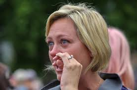 Onlookers in TEARS as Big Ben rings out for the last time before four-year  pause for building works