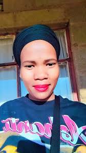 pls make me wear make up with short hair