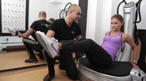 În primul rând ca să ajungi antrenor de fitness nu este chiar așa de ușor de unde probabil și nevoia unor venituri mai mari. Antreneaza Te Prin Vibratii 20 De Minute Cat Doua Ore De Fitness Mobile