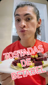 Snack fresco, cool y delicioso 😍✨, Tostadas de betabel 😋😋, ¿Ya las  probaste?, 📝 Ingredientes:, • 1 betabel cocido, • Jugo de limón al gusto,  • Sal al gusto, • 2 cucharadas de ...