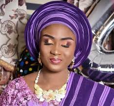 Every bottle has its cover. So don't come and be complaining about the  mouth of the bottle being wide, ur just not using the right cover 🧐🧐 U  gerit? If u don't