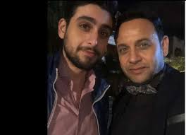 ورث تيام مصطفى قمر حب التمثيل والغناء عن والده الفنان مصطفى قمر ونجح في عدة اختبارات فنية بداية من مسلسل أهو ده اللي صار ومرورا بمسلسل خيانة عهد الذي نجح فيه بشكل جعله يلفت أنظار الجميع لأنه يملك موهبة تمثيلية فطرية. Ù…ØµØ·ÙÙ‰ Ù‚Ù…Ø± Ø¨ØµØ­Ø¨Ø© Ù†Ø¬Ù„Ù‡ ÙÙŠ ÙƒÙˆØ§Ù„ÙŠØ³ ÙØ§Ø±Ø³ Ø¨Ù„Ø§ Ø¬ÙˆØ§Ø² Ø§Ø³ØªÙ†ÙˆÙ†Ø§ ÙÙŠ Ø±Ù…Ø¶Ø§Ù† ÙÙ† ÙˆØ«Ù‚Ø§ÙØ© Ø§Ù„ÙˆØ·Ù†
